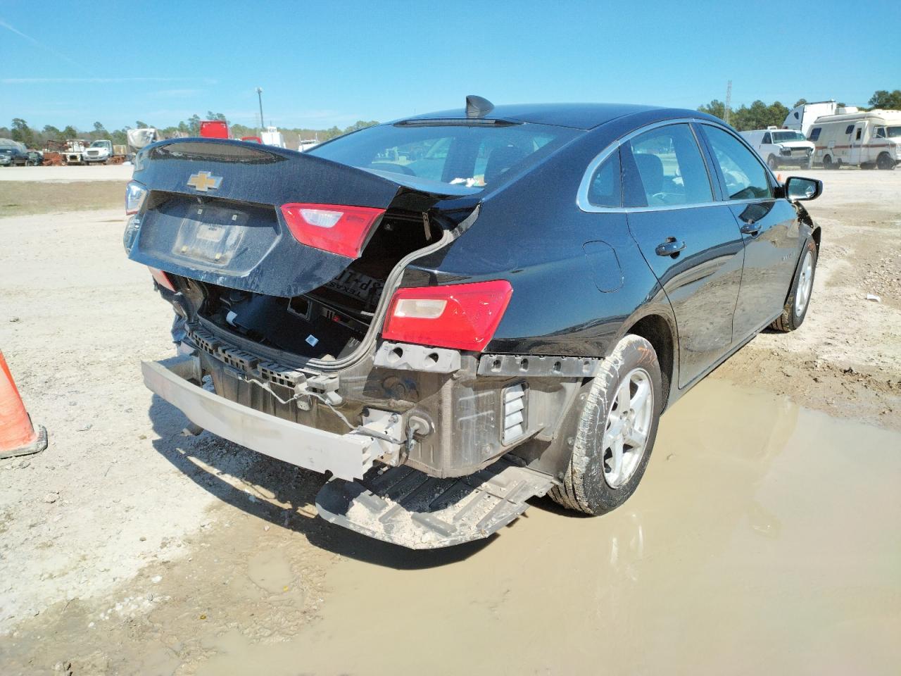 Photo 4 from auction – 2018 CHEVROLET MALIBU LS with VIN 1G1ZB5ST8JF106502