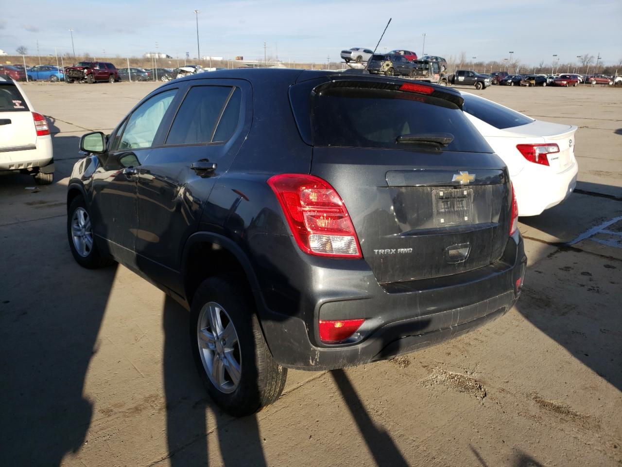 Photo 3 from auction – 2019 CHEVROLET TRAX LS with VIN 3GNCJNSB6KL214333