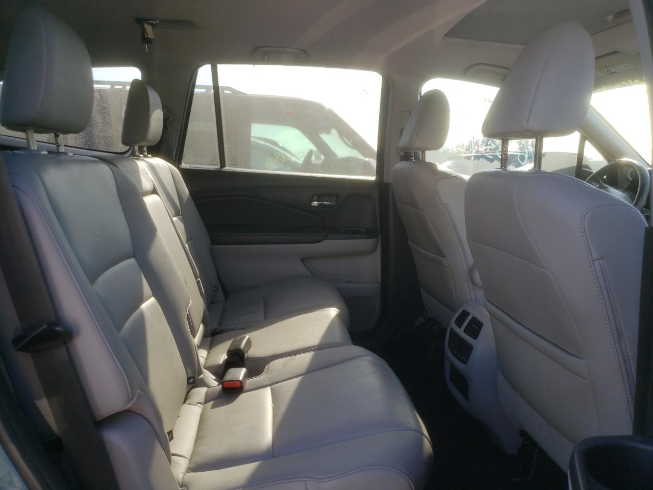 Photo 6 from auction – 2016 HONDA PILOT EXL with VIN 5FNYF5H54GB055240
