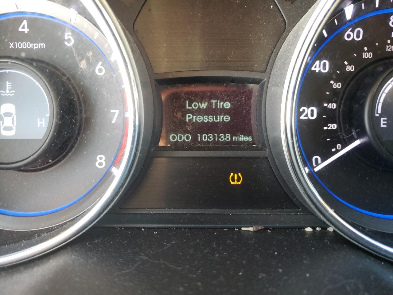 Photo 8 from auction – 2014 HYUNDAI SONATA GLS with VIN 5NPEB4AC4EH882963