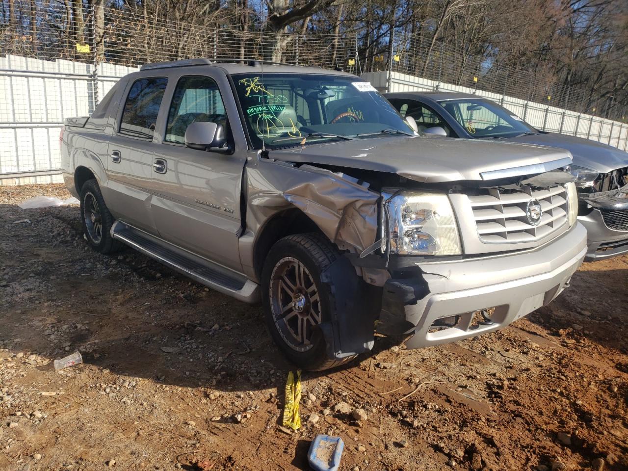 CADILLAC ESCALADE E 2004 مع رقم تعريف المركبة 3GYEK62N64G308359 - صورة من المزاد