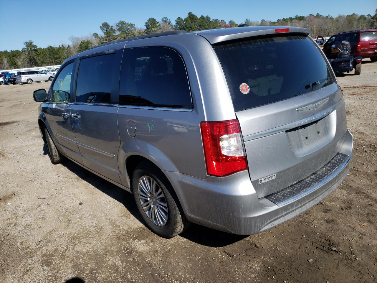 Photo 3 from auction – 2016 CHRYSLER TOWN & COU with VIN 2C4RC1CG6GR200877