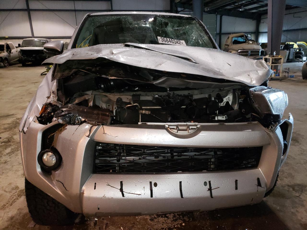 Photo 9 from auction – 2014 TOYOTA 4RUNNER SR with VIN JTEBU5JR4E5198353