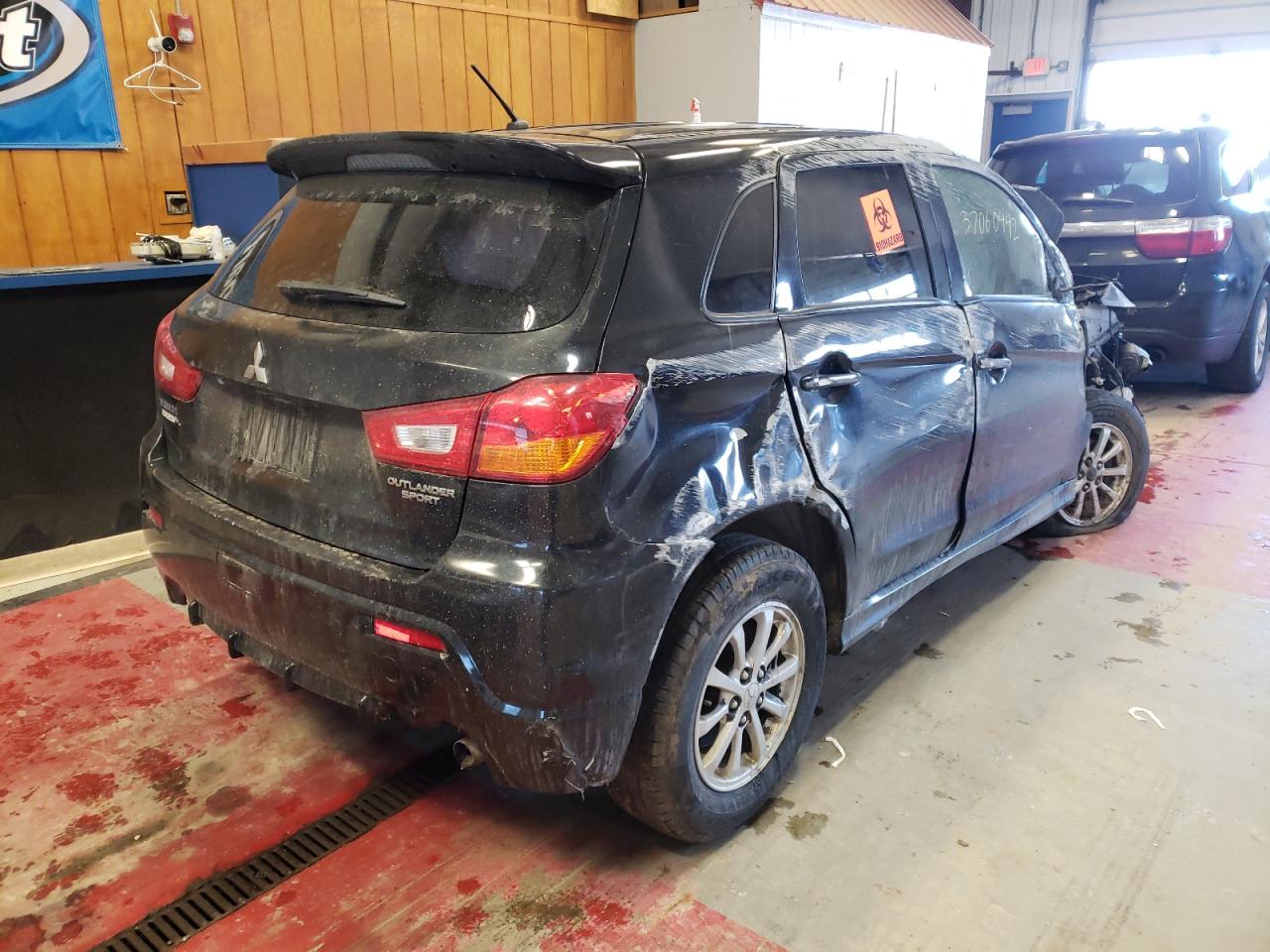 Photo 4 from auction – 2011 MITSUBISHI OUTLANDER with VIN JA4AP3AUXBZ019599