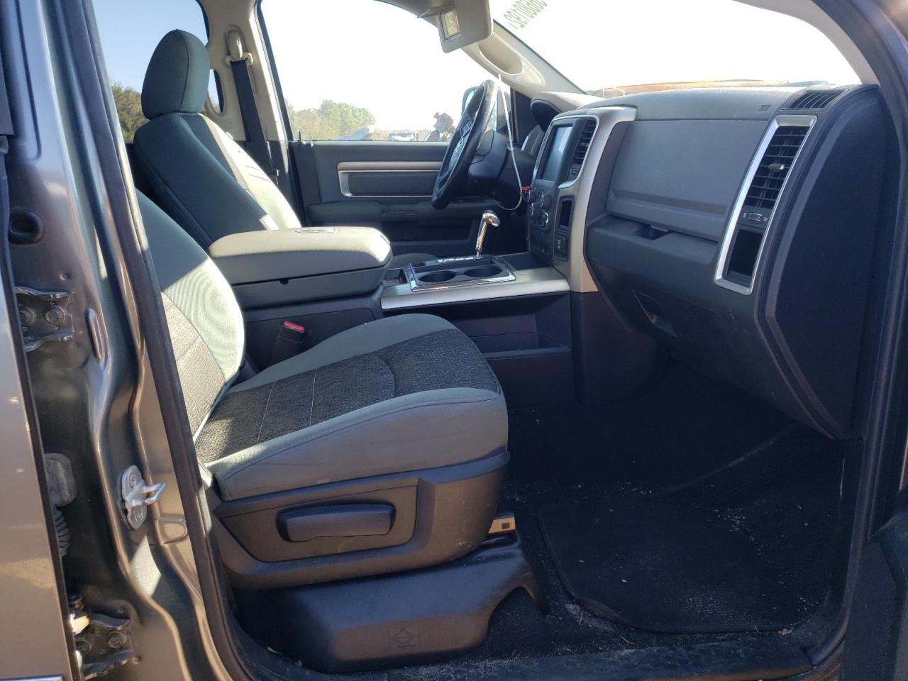 Photo 5 from auction – 2013 RAM 1500 SLT with VIN 1C6RR6GT8DS515524
