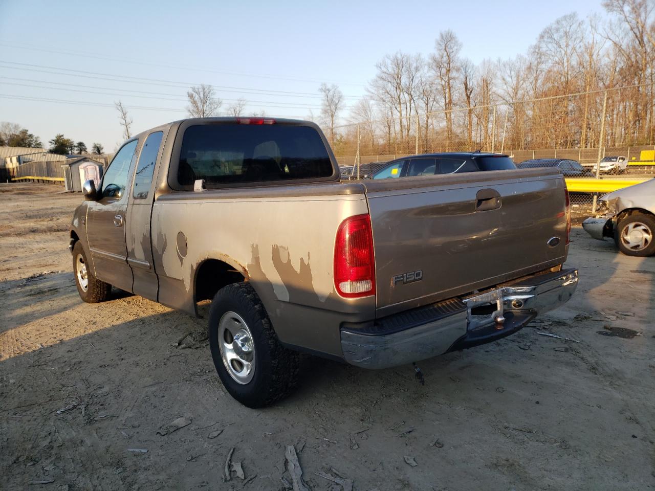 Photo 3 from auction – 2001 FORD F150 with VIN 1FTRX17L81NA32515