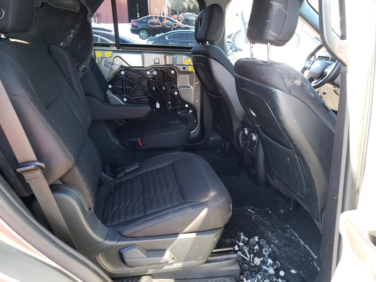 Photo 6 from auction – 2020 FORD EXPLORER X with VIN 1FMSK8DH5LGA74720