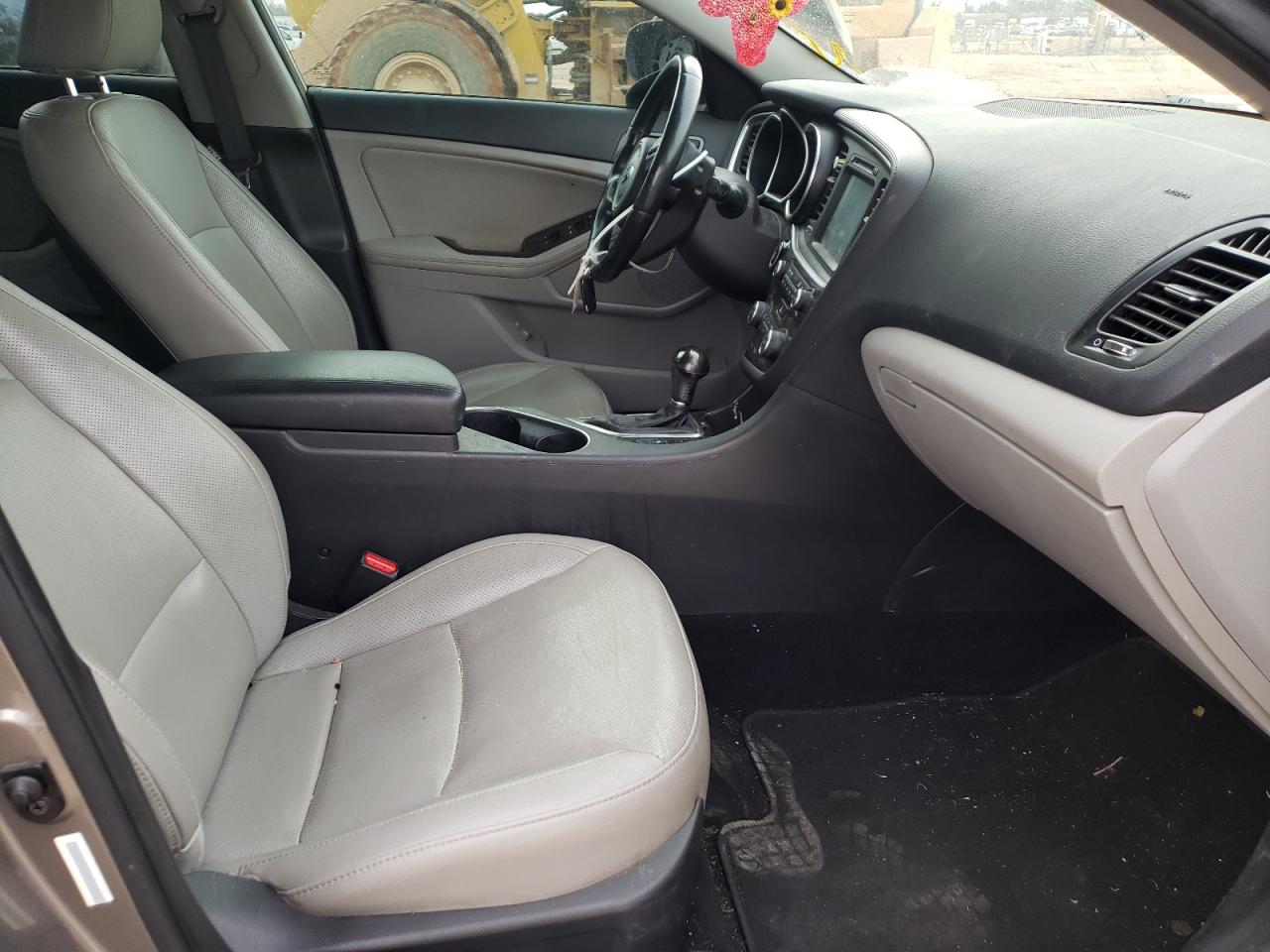 Photo 5 from auction – 2015 KIA OPTIMA EX with VIN 5XXGN4A77FG419392