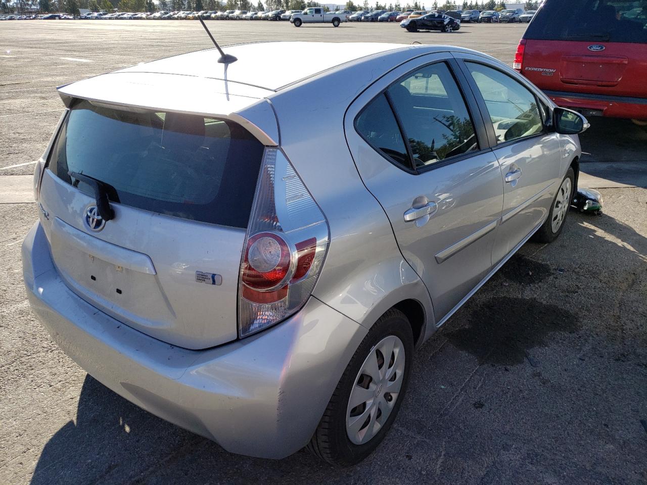Photo 4 from auction – 2012 TOYOTA PRIUS C with VIN JTDKDTB35C1516620