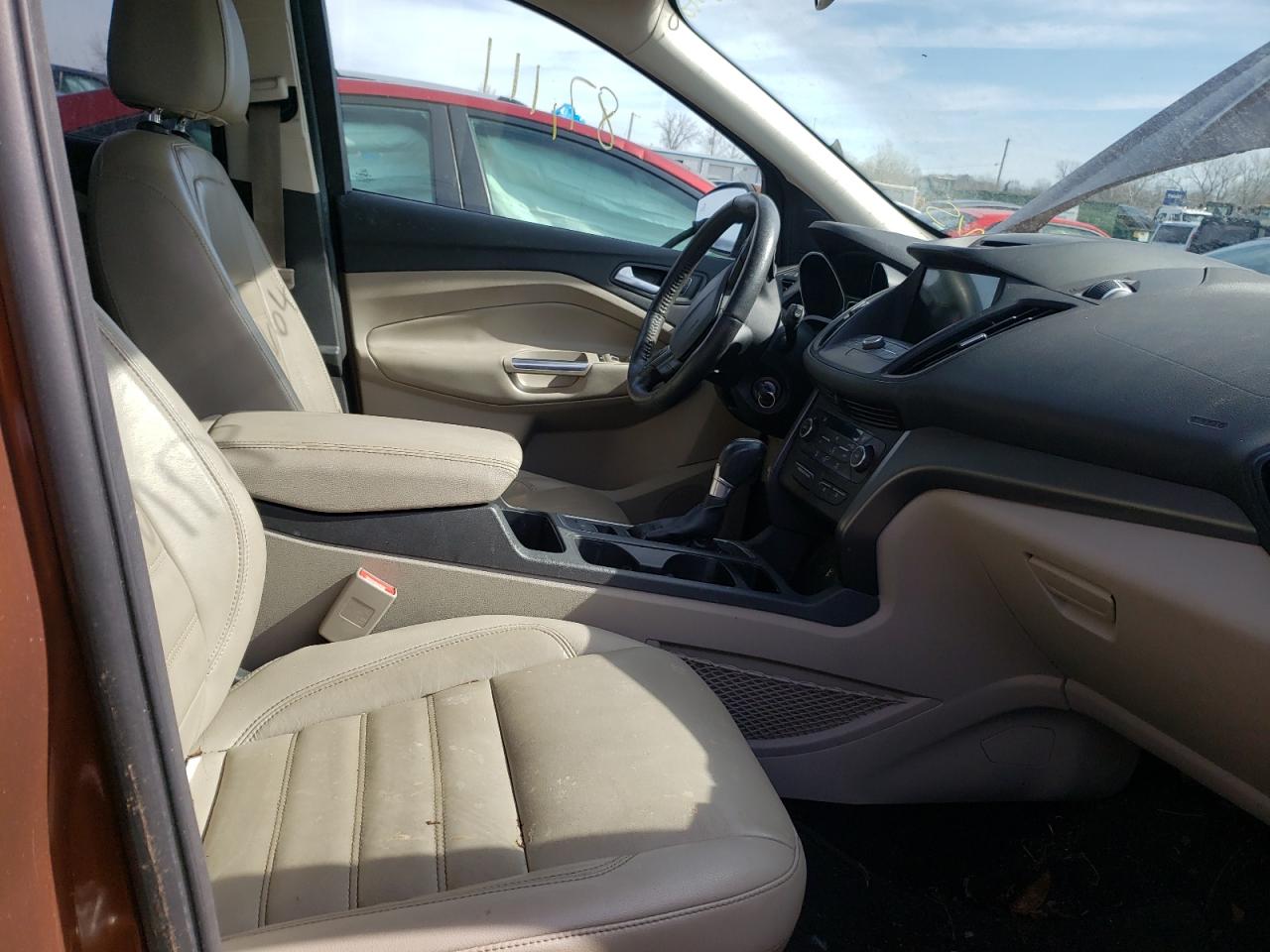 Photo 5 from auction – 2017 FORD ESCAPE SE with VIN 1FMCU0G91HUD96588