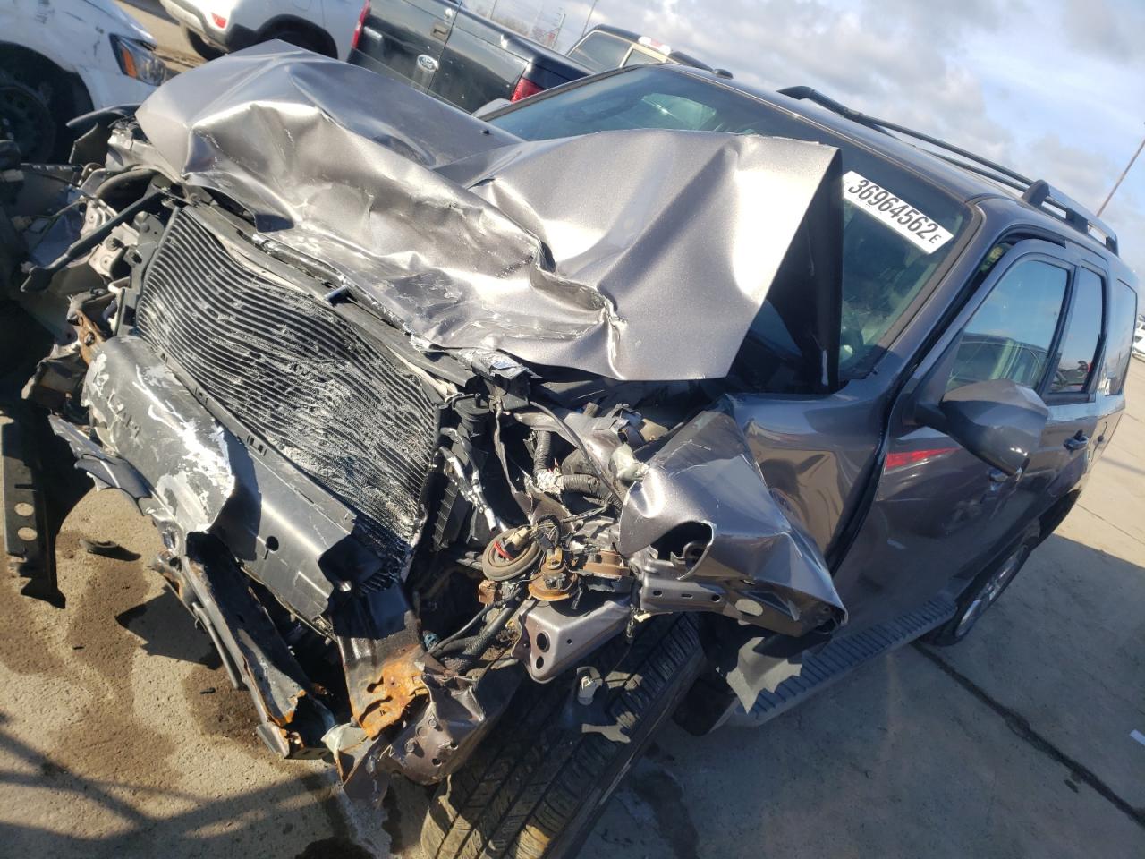 Photo 2 from auction – 2010 FORD ESCAPE LIM with VIN 1FMCU9EG6AKD08514