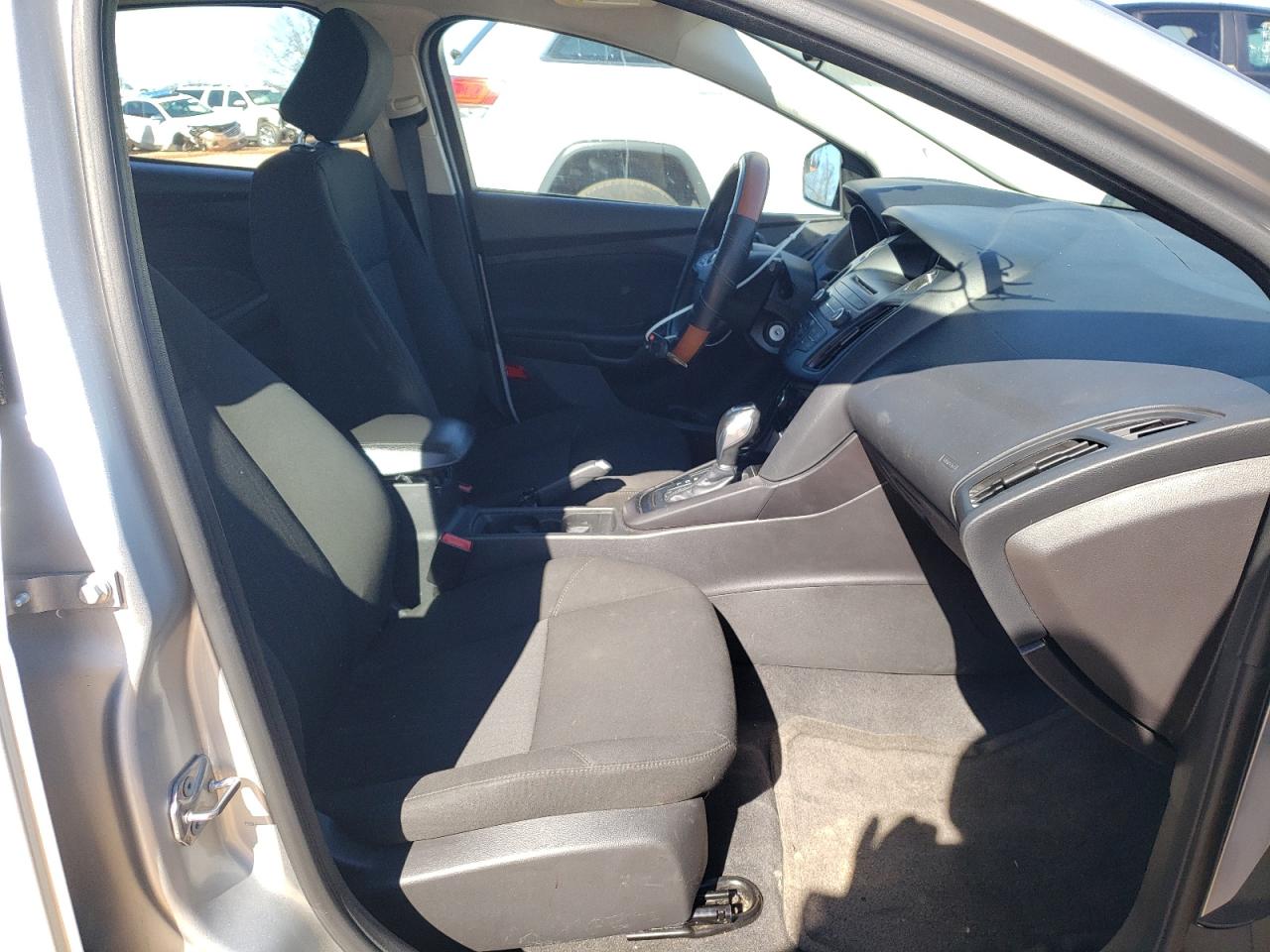 Photo 5 from auction – 2015 FORD FOCUS SE with VIN 1FADP3K22FL242248