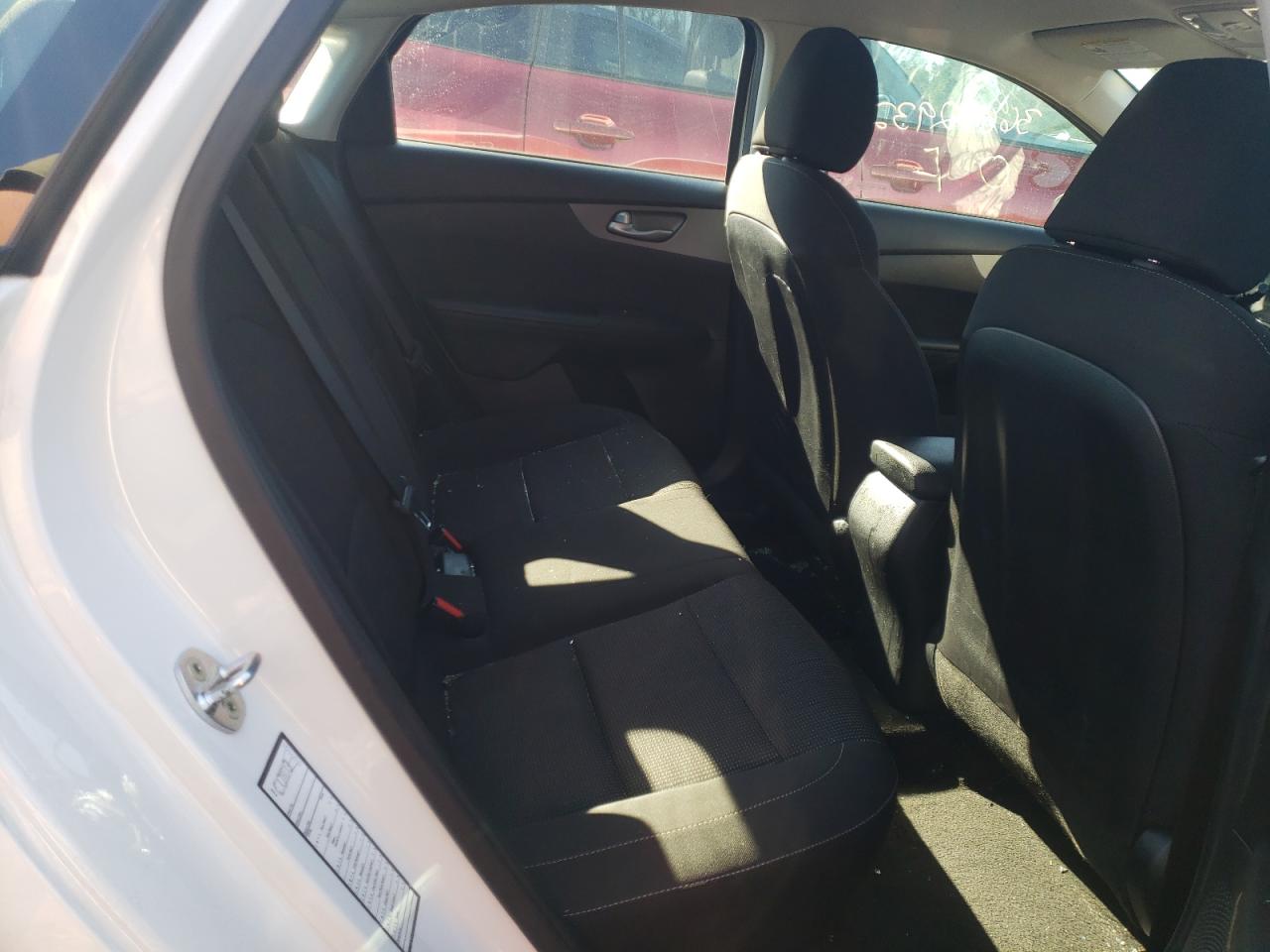 Photo 6 from auction – 2019 KIA FORTE FE with VIN 3KPF24AD1KE082859
