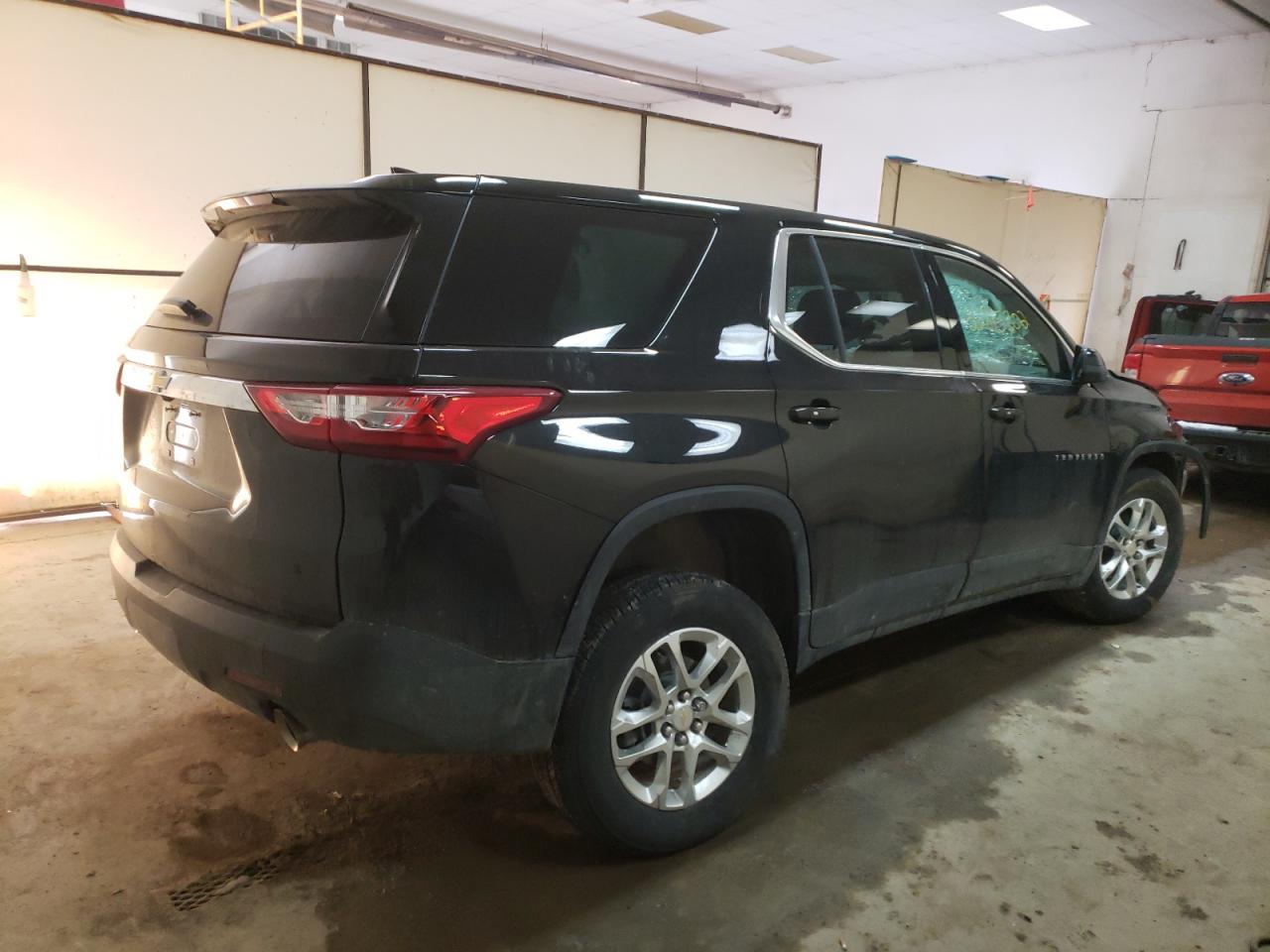 Photo 4 from auction – 2021 CHEVROLET TRAVERSE L with VIN 1GNERFKW2MJ265316