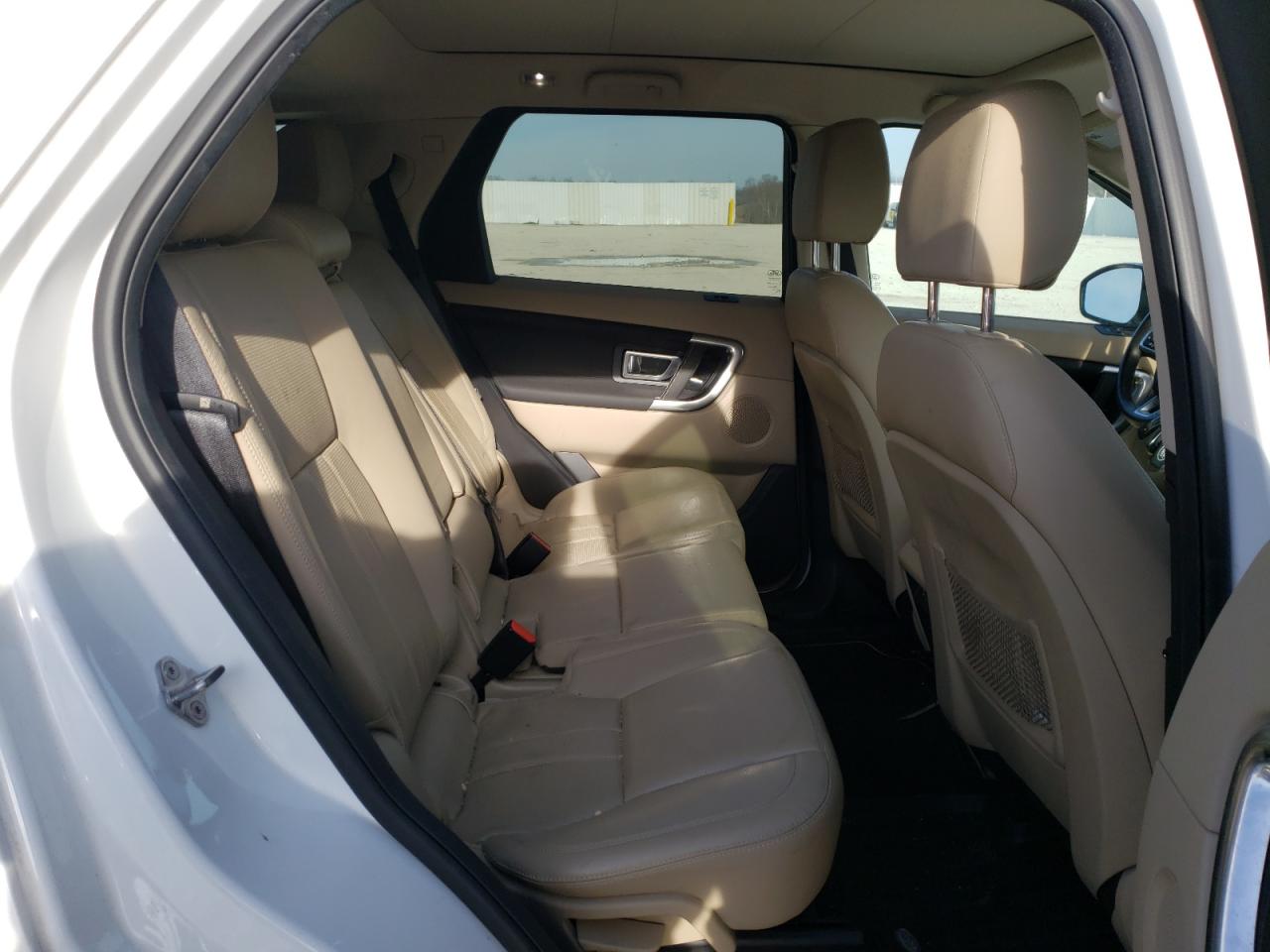 Photo 6 from auction – 2017 LAND ROVER DISCOVERY with VIN SALCR2BG6HH698676