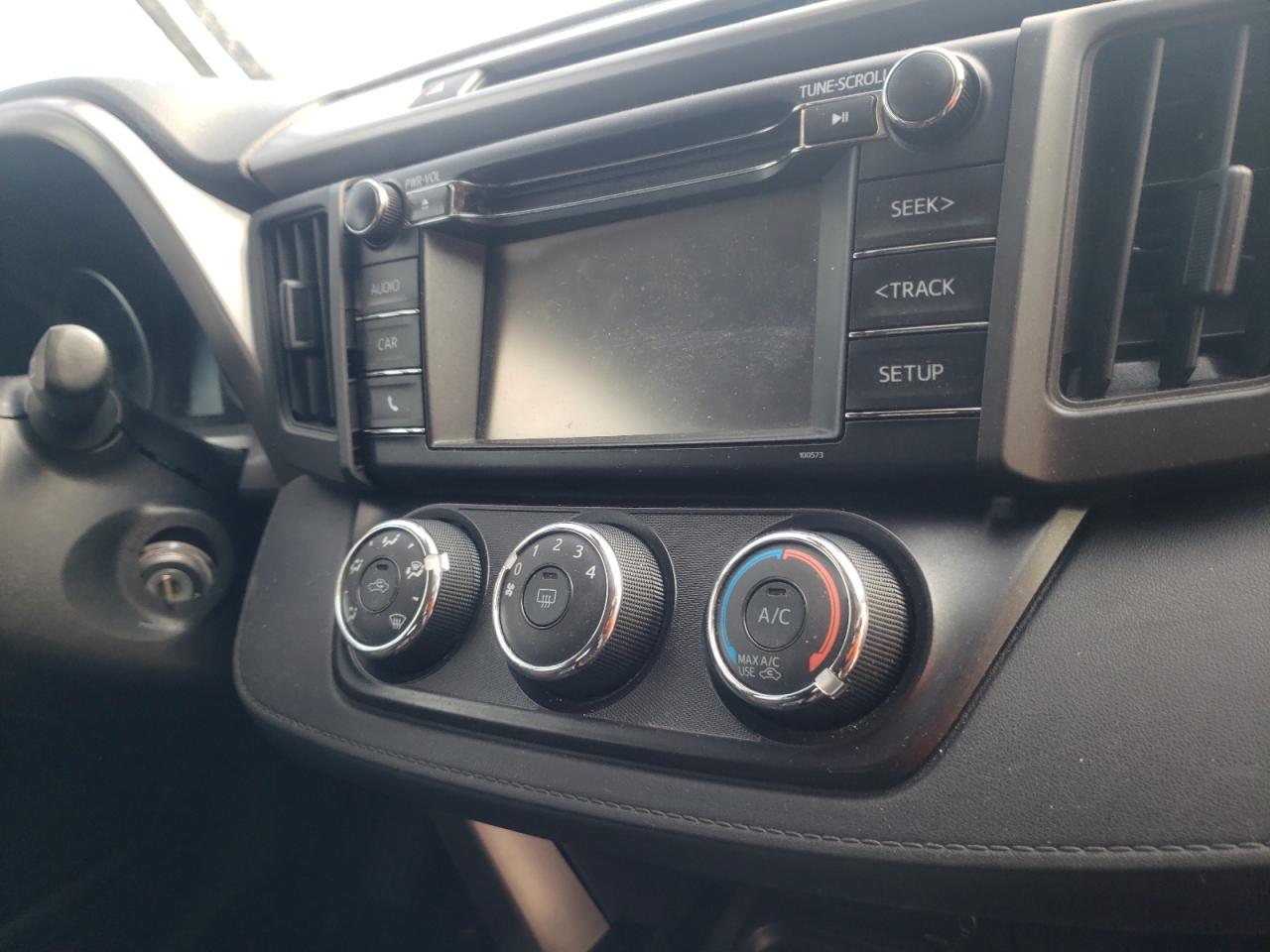 Photo 9 from auction – 2018 TOYOTA RAV4 LE with VIN JTMBFREV9JJ207000