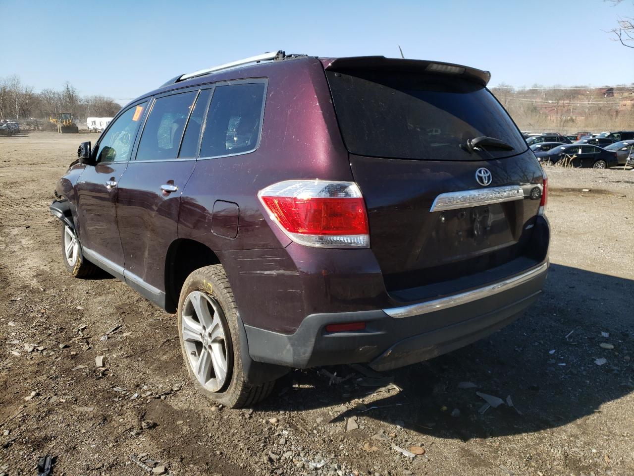 Photo 3 from auction – 2011 TOYOTA HIGHLANDER with VIN 5TDDK3EH9BS070933