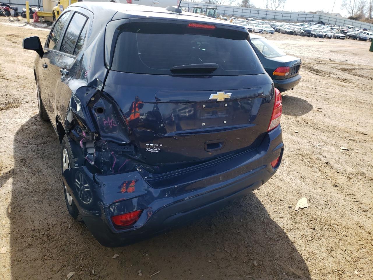Photo 3 from auction – 2018 CHEVROLET TRAX LS with VIN 3GNCJKSB1JL171310