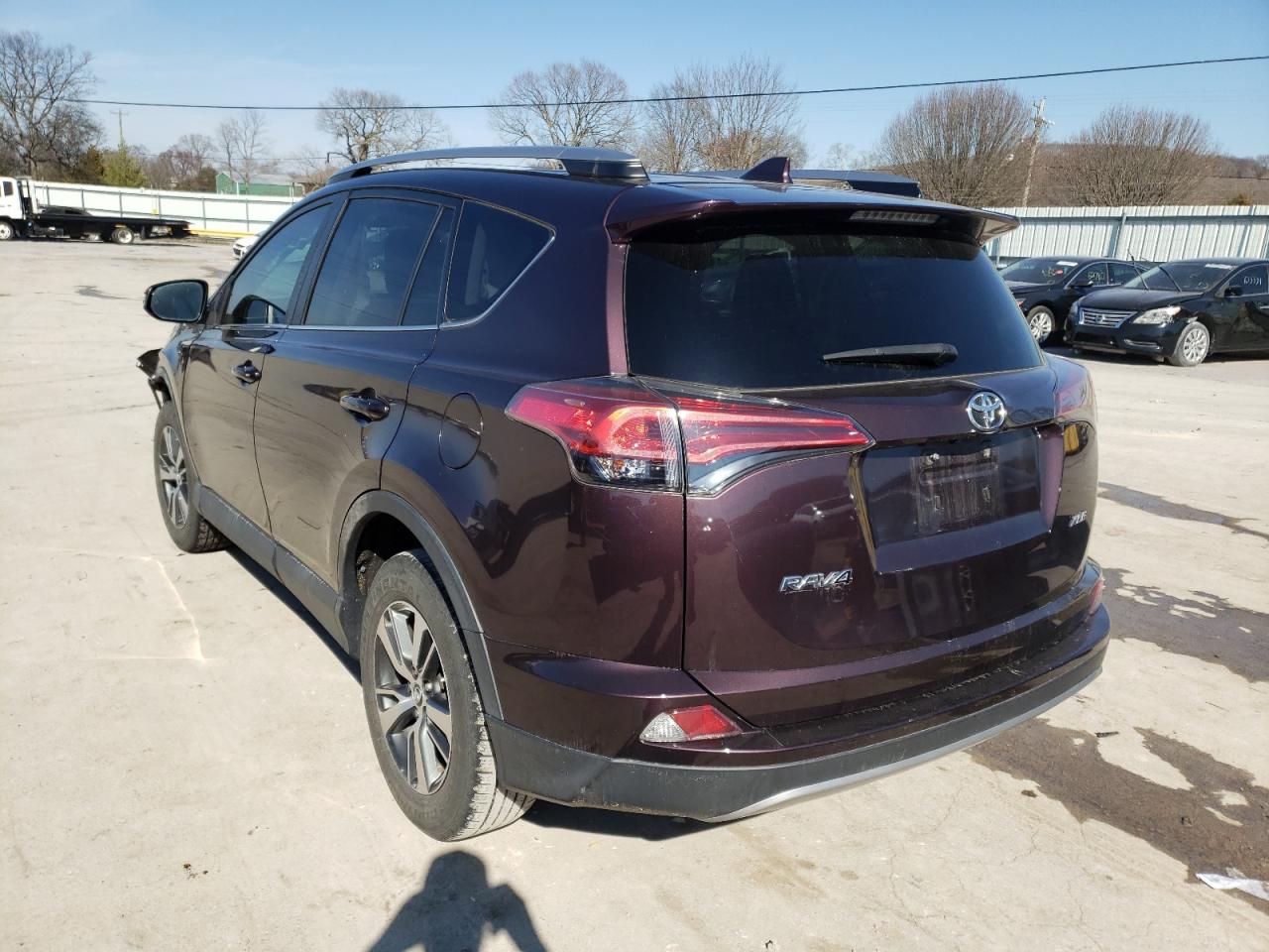 Photo 3 from auction – 2017 TOYOTA RAV4 XLE with VIN 2T3WFREV3HW396515