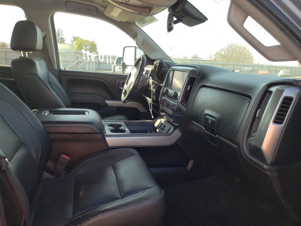 Photo 5 from auction – 2016 CHEVROLET SILVERADO with VIN 1GC1KWE85GF126233