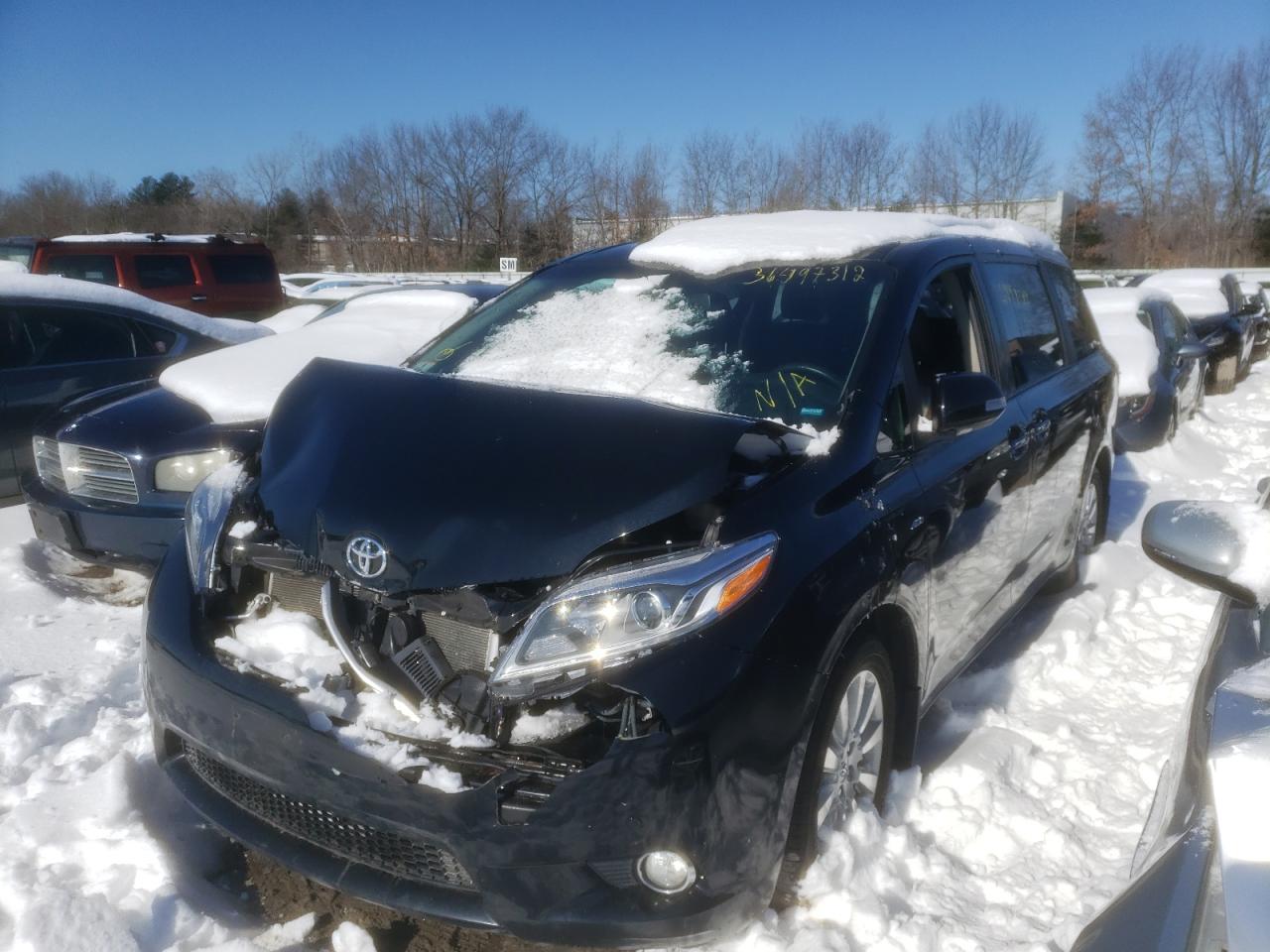 Photo 2 from auction – 2017 TOYOTA SIENNA XLE with VIN 5TDDZ3DC0HS172180