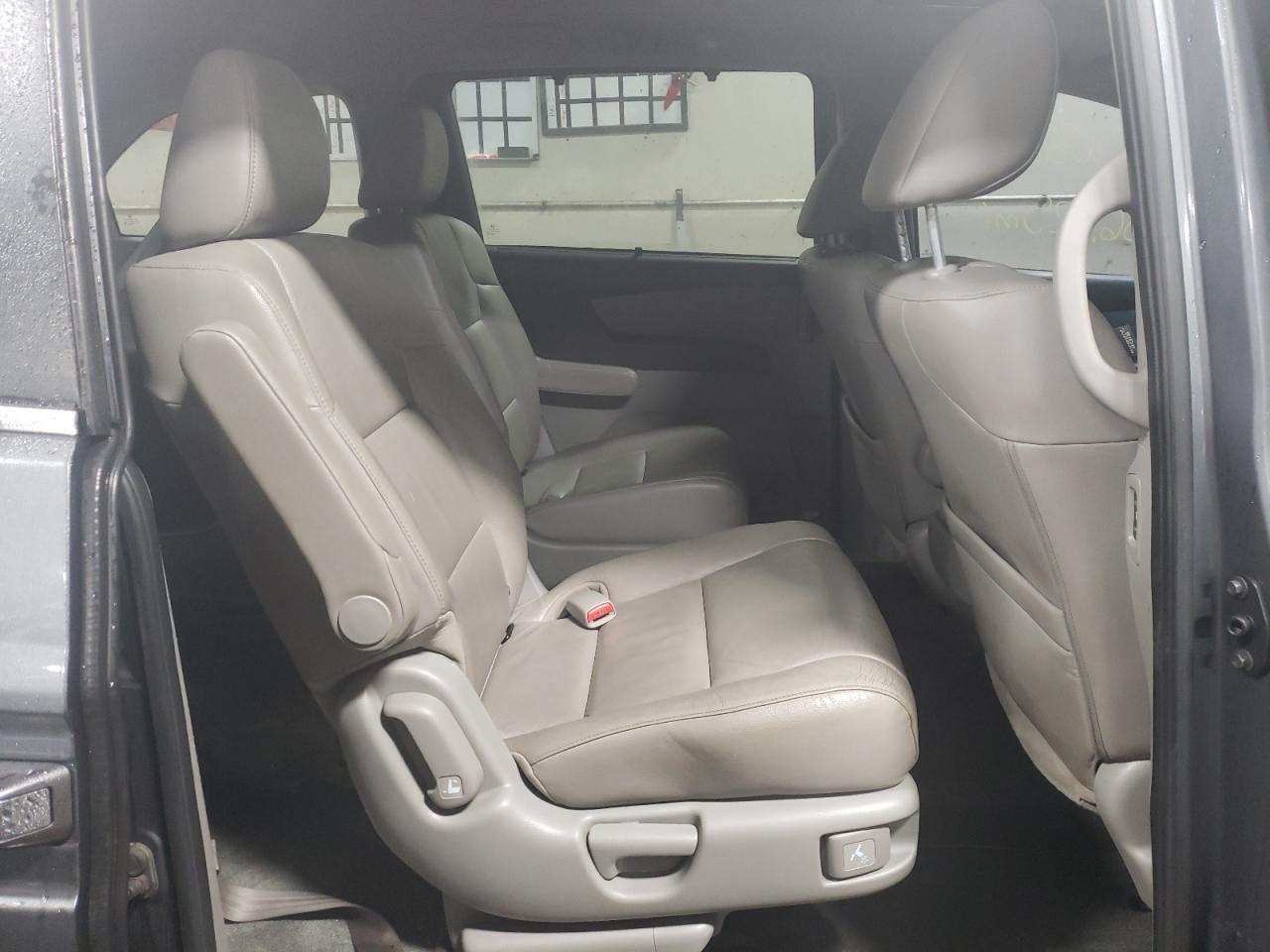 Photo 6 from auction – 2011 HONDA ODYSSEY EX with VIN 5FNRL5H68BB026368