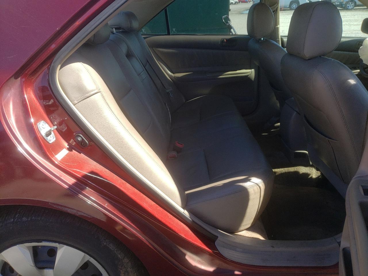 Photo 6 from auction – 2004 TOYOTA CAMRY LE with VIN 4T1BE32K14U280385