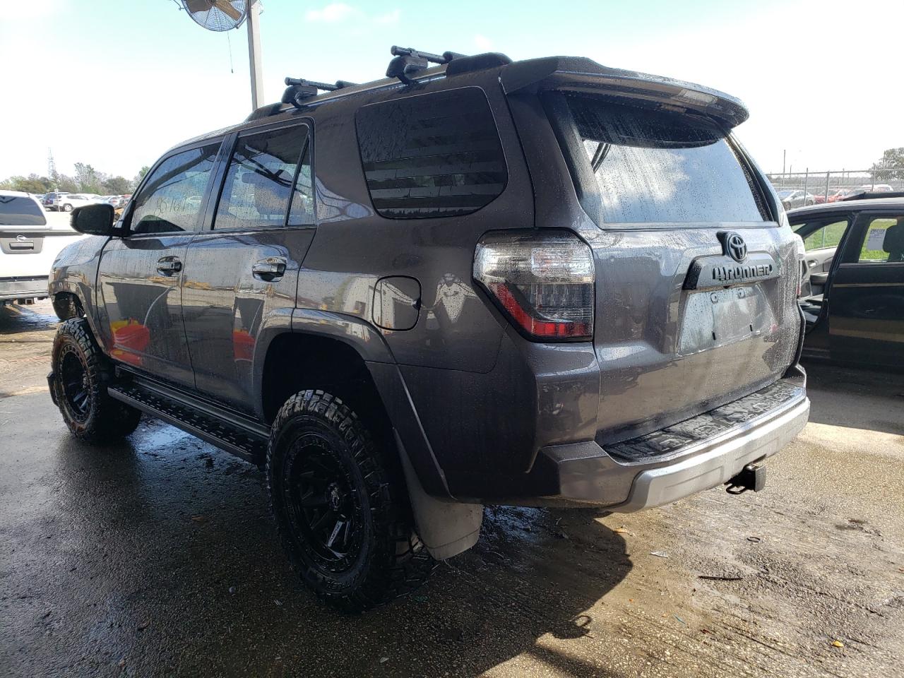 Photo 3 from auction – 2016 TOYOTA 4RUNNER SR with VIN JTEBU5JR4G5313570
