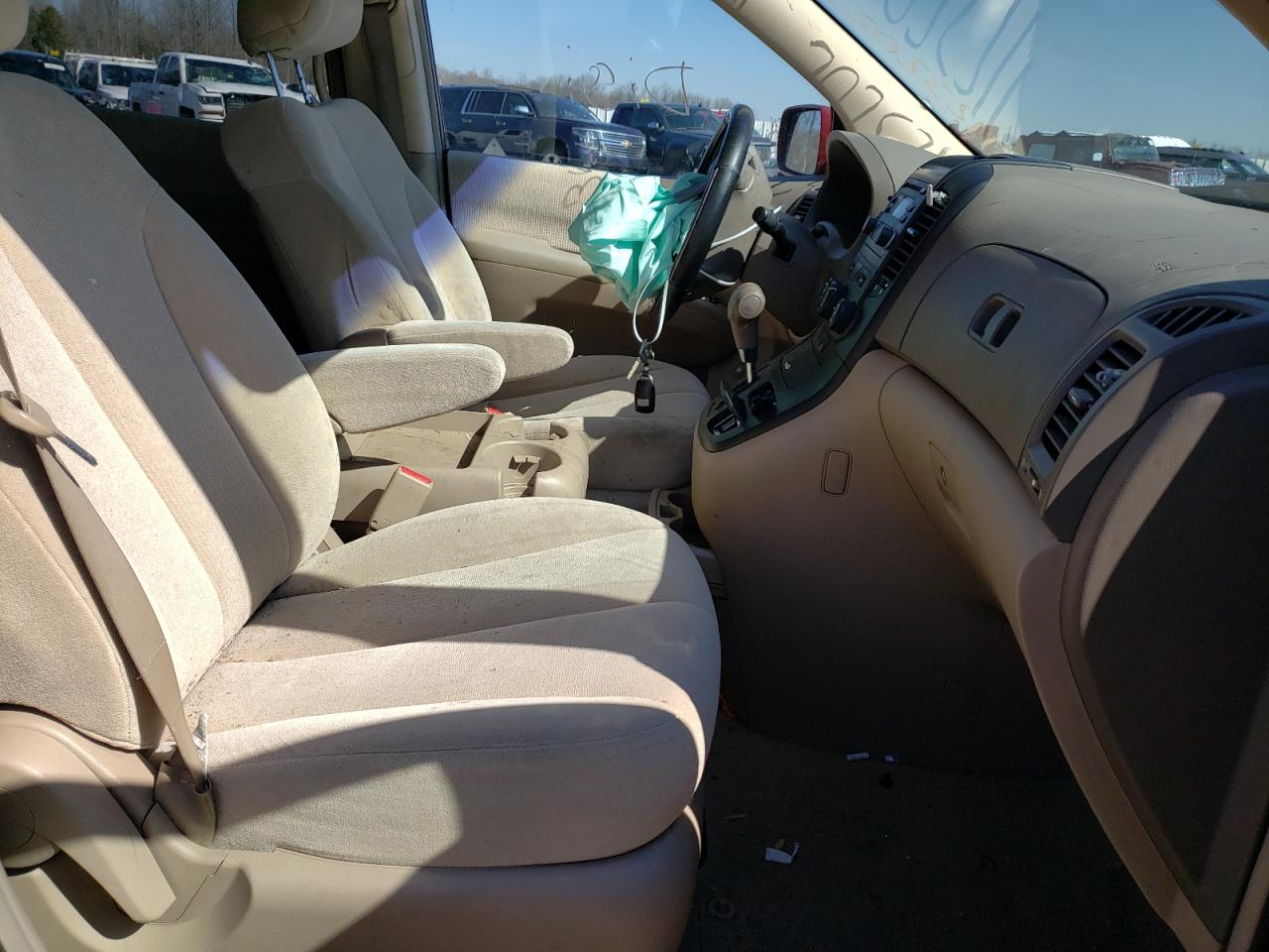 Photo 5 from auction – 2007 KIA SEDONA EX with VIN KNDMB233176164104