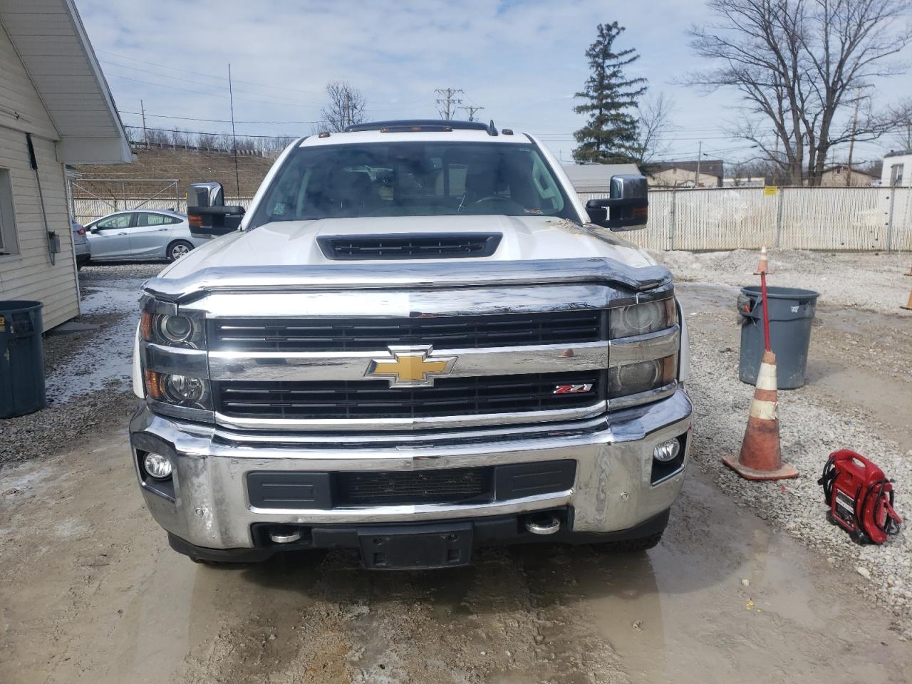 Photo 9 from auction – 2017 CHEVROLET SILVERADO with VIN 1GC1KWEY7HF181221