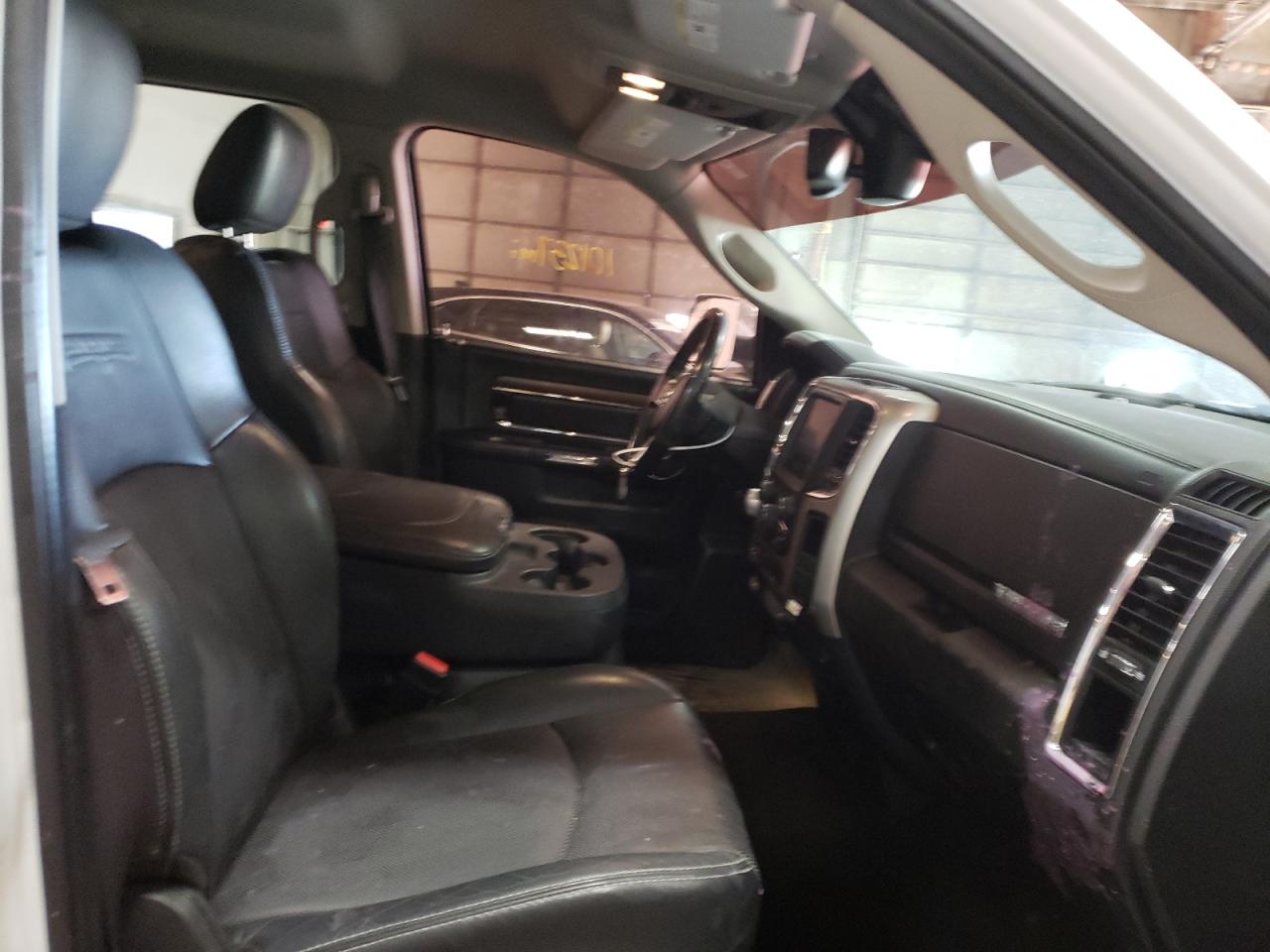 Photo 5 from auction – 2015 RAM 1500 LARAM with VIN 1C6RR7JM4FS744499