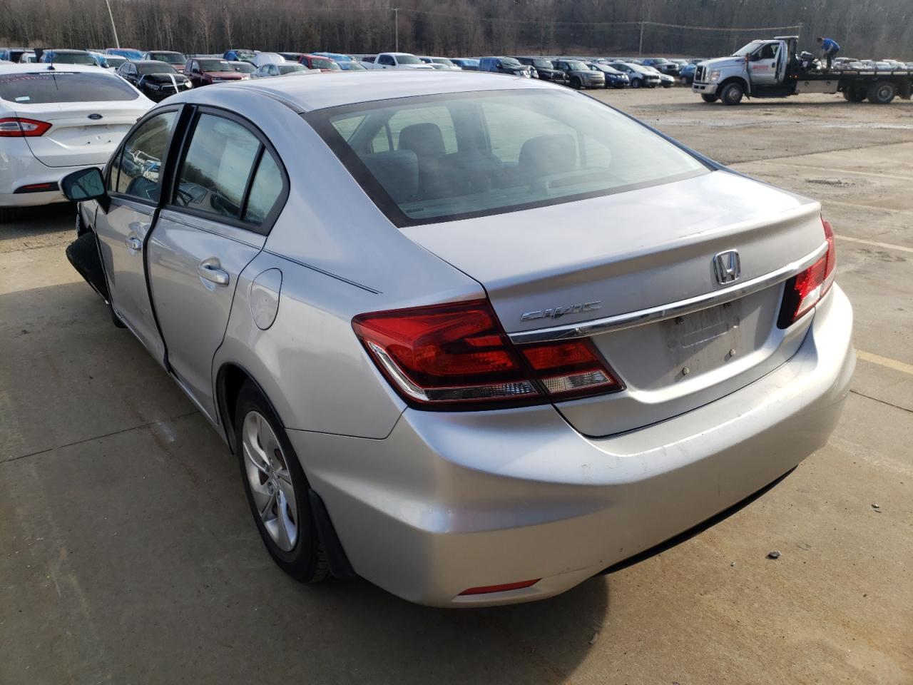 Photo 3 from auction – 2015 HONDA CIVIC LX with VIN 19XFB2F57FE116105