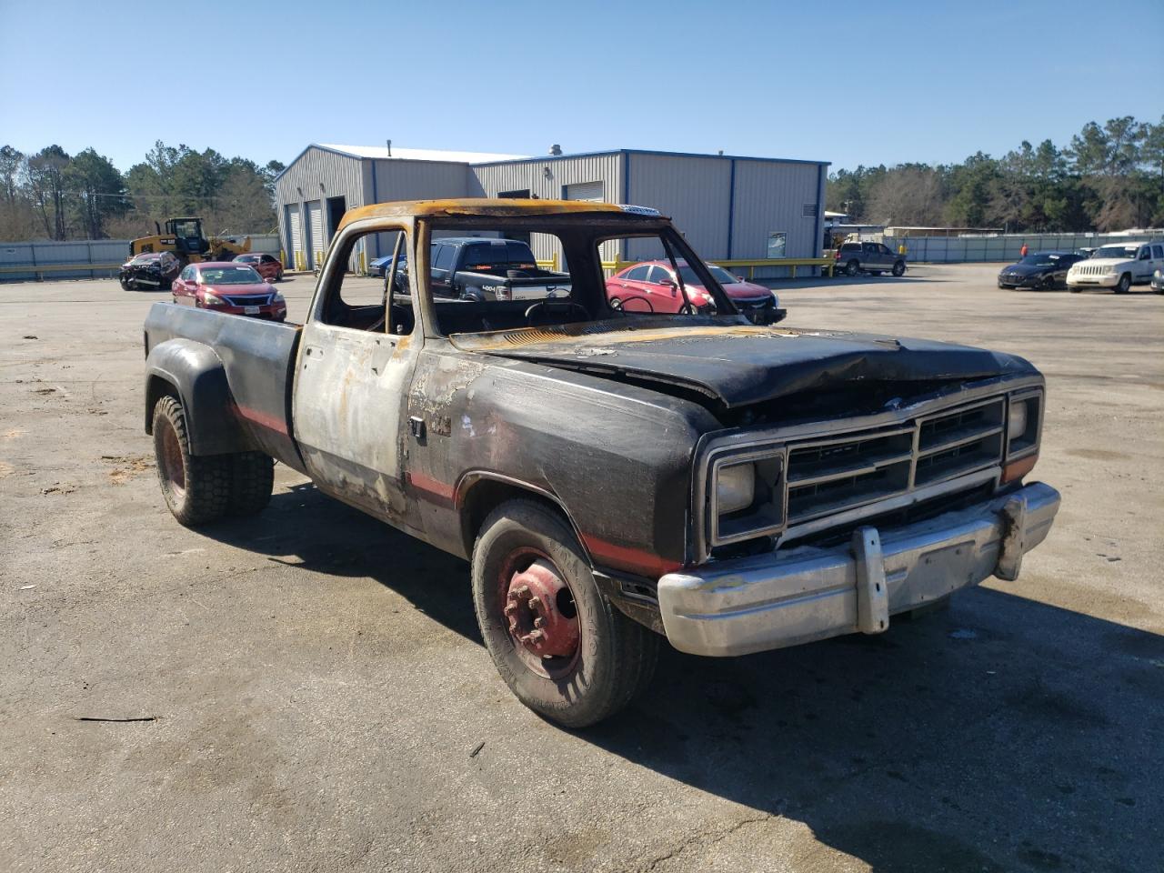 DODGE D-SERIES D 1990 مع رقم تعريف المركبة 1B7ME3687LS768942 - صورة من المزاد