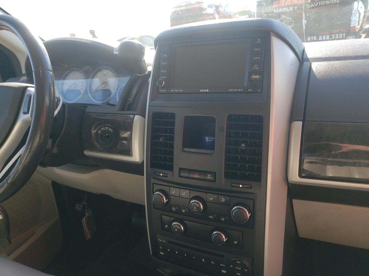 Photo 9 from auction – 2010 DODGE GRAND CARA with VIN 2D4RN5DX2AR223664