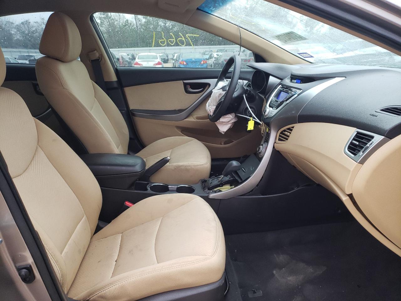 Photo 5 from auction – 2012 HYUNDAI ELANTRA GL with VIN 5NPDH4AE8CH121331
