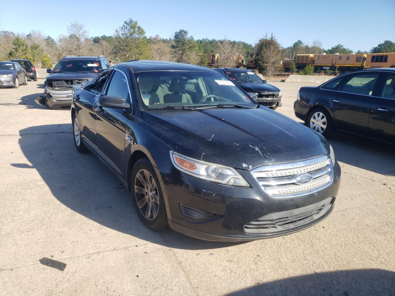 FORD TAURUS SE 2010 with VIN 1FAHP2DW8AG132074 - Photo from auction