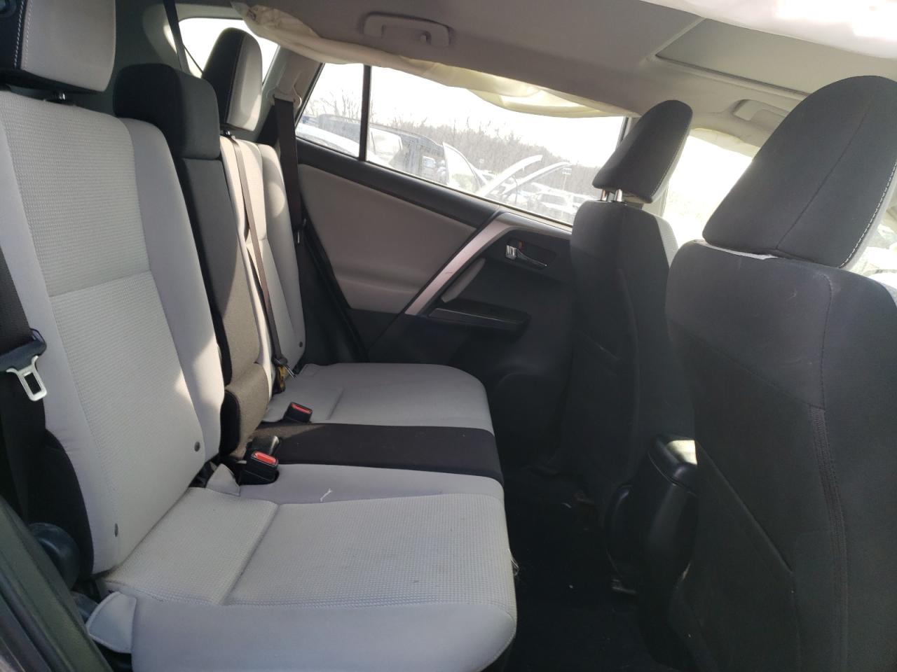 Photo 6 from auction – 2017 TOYOTA RAV4 XLE with VIN JTMRFREVXHD220314