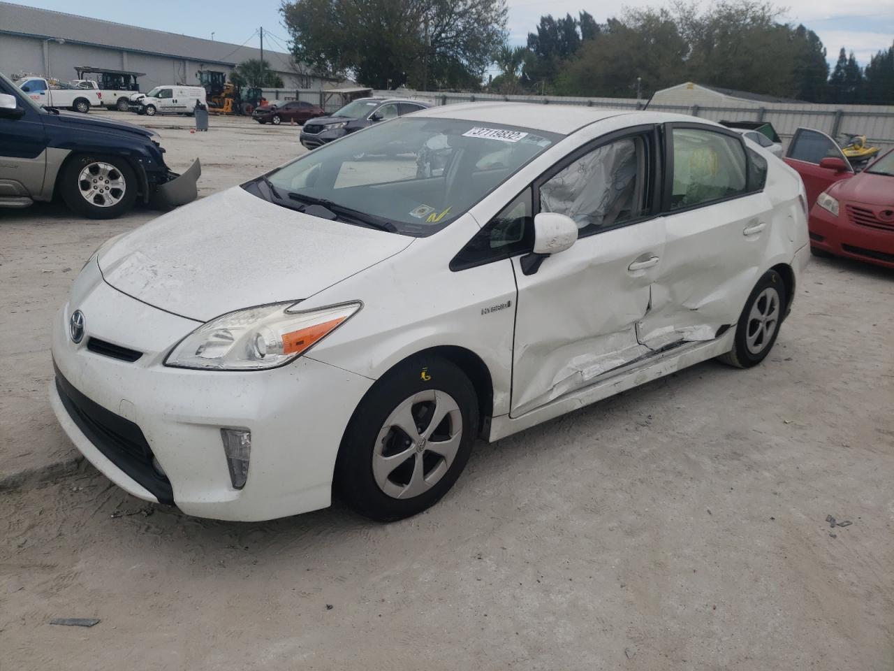 Photo 2 from auction – 2015 TOYOTA PRIUS with VIN JTDKN3DU5F1909962