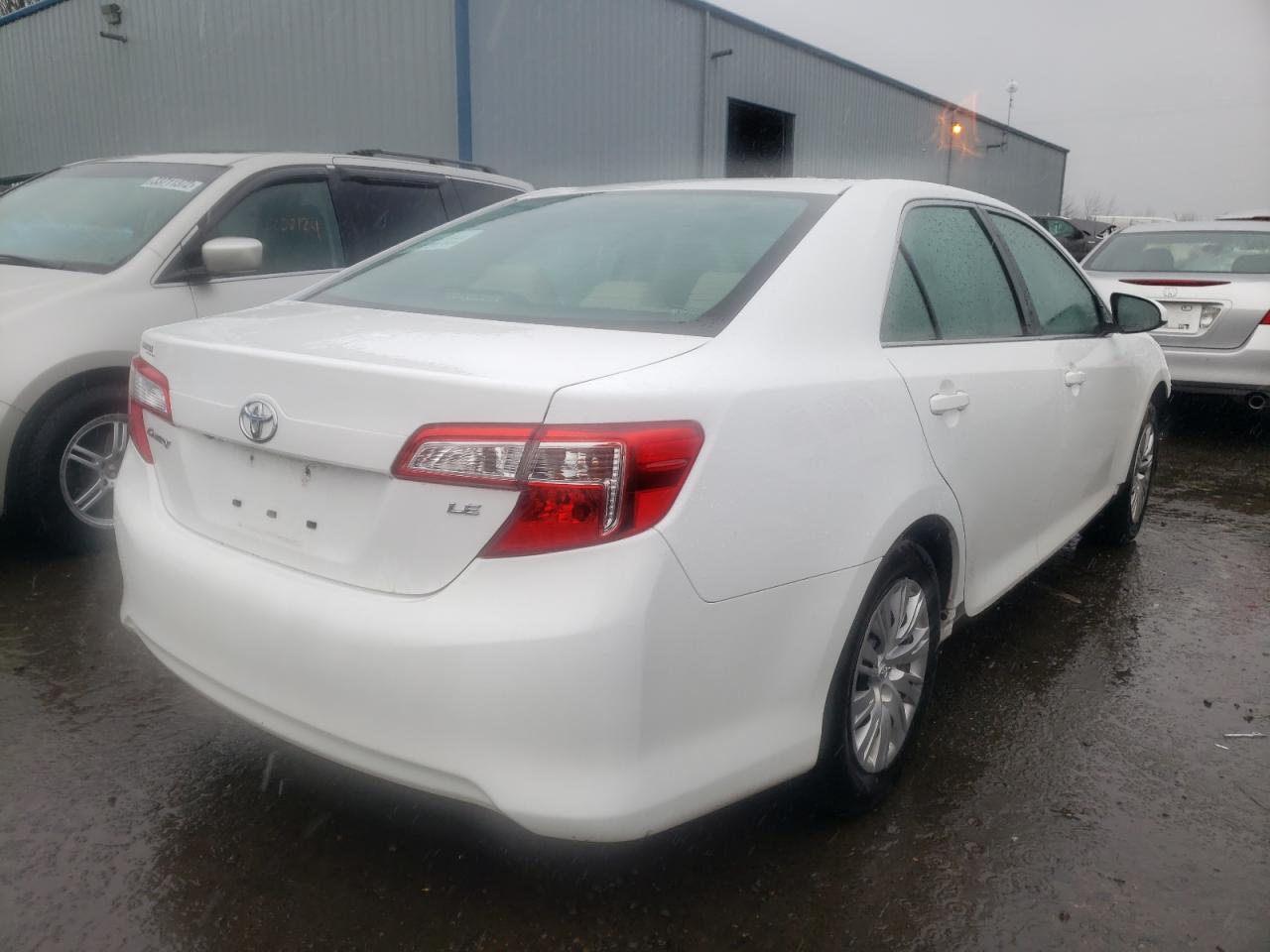 Photo 4 from auction – 2014 TOYOTA CAMRY L with VIN 4T4BF1FK8ER403568