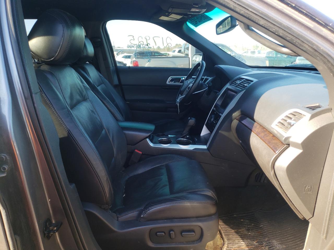 صورة رقم 5 من المزاد - 2014 FORD EXPLORER L مع VIN 1FM5K7F85EGA15920