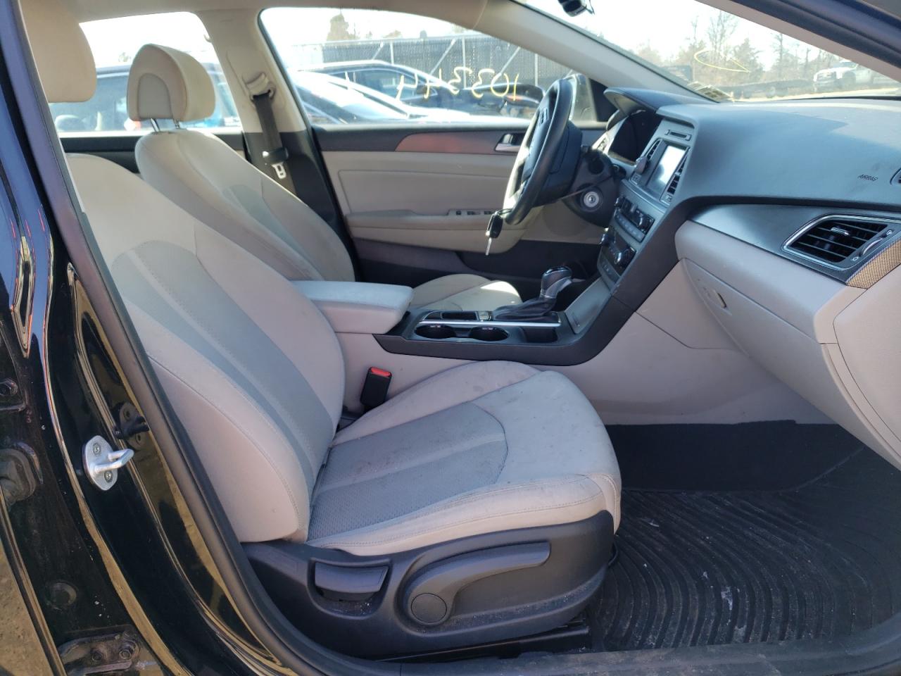 Photo 5 from auction – 2017 HYUNDAI SONATA SPO with VIN 5NPE34AF5HH463791