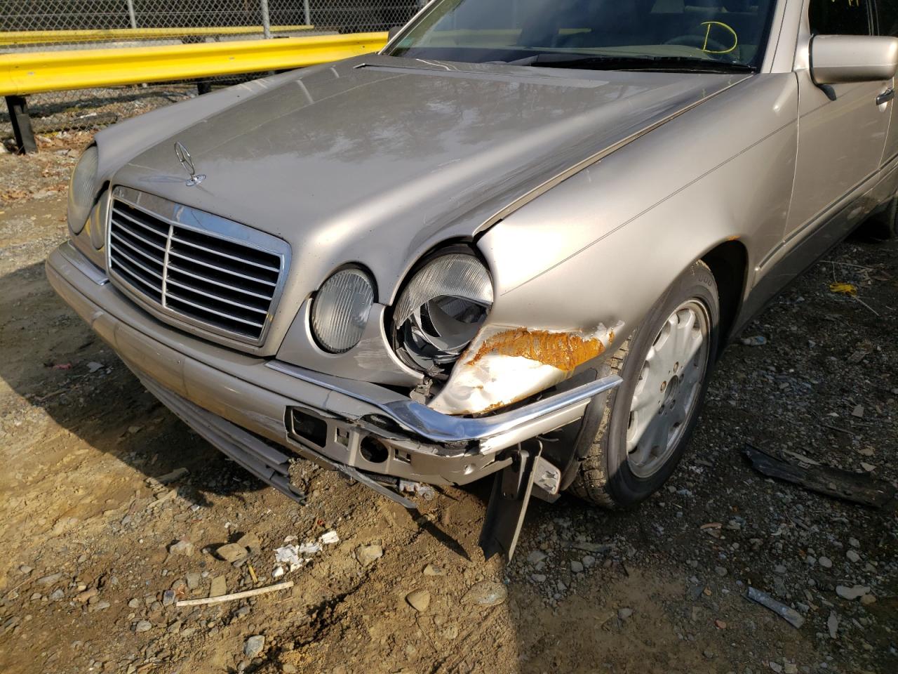 Photo 9 from auction – 1998 MERCEDES-BENZ E 320 4MAT with VIN WDBJF82F8WX012477