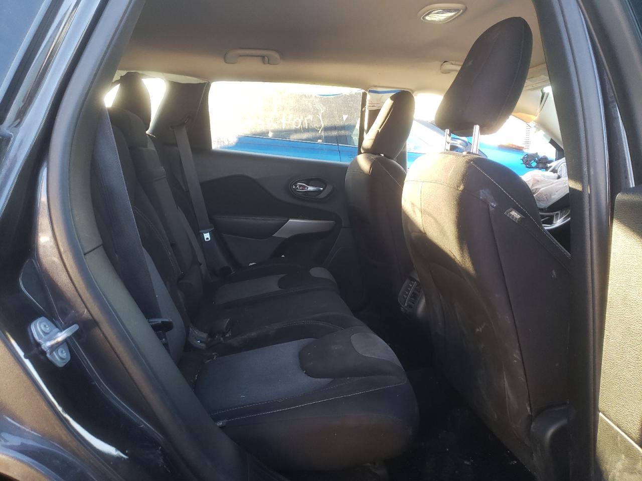 Photo 6 from auction – 2017 JEEP CHEROKEE S with VIN 1C4PJLAB2HW643374