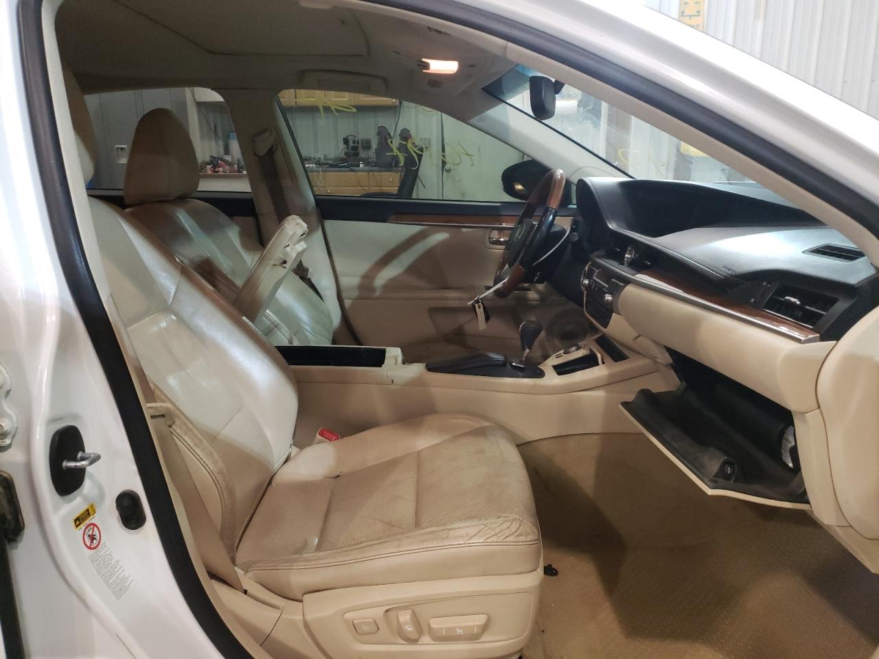 Photo 5 from auction – 2015 LEXUS ES 300H with VIN JTHBW1GG6F2094624