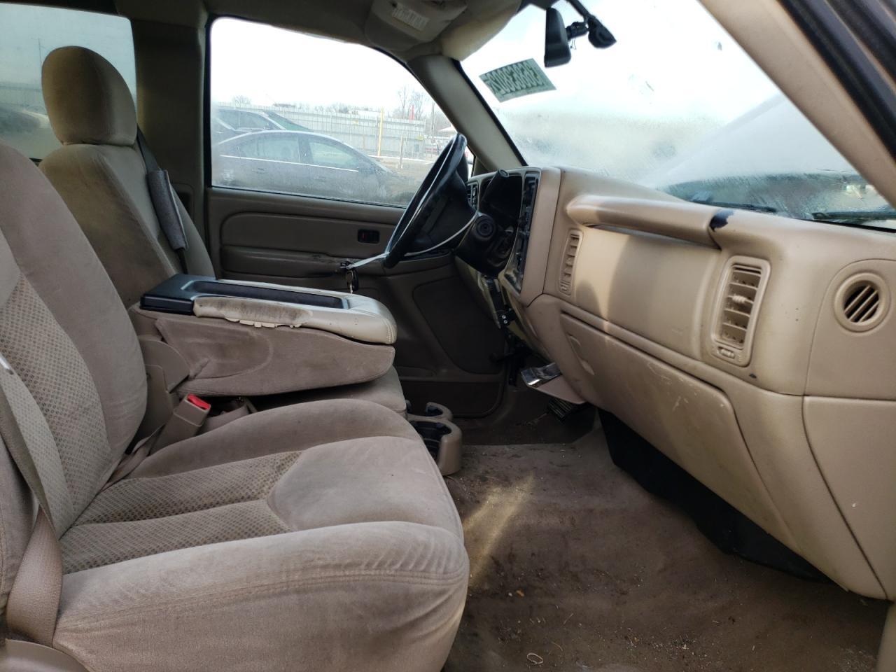Photo 5 from auction – 2004 CHEVROLET SILVERADO with VIN 2GCEK19TX41211381