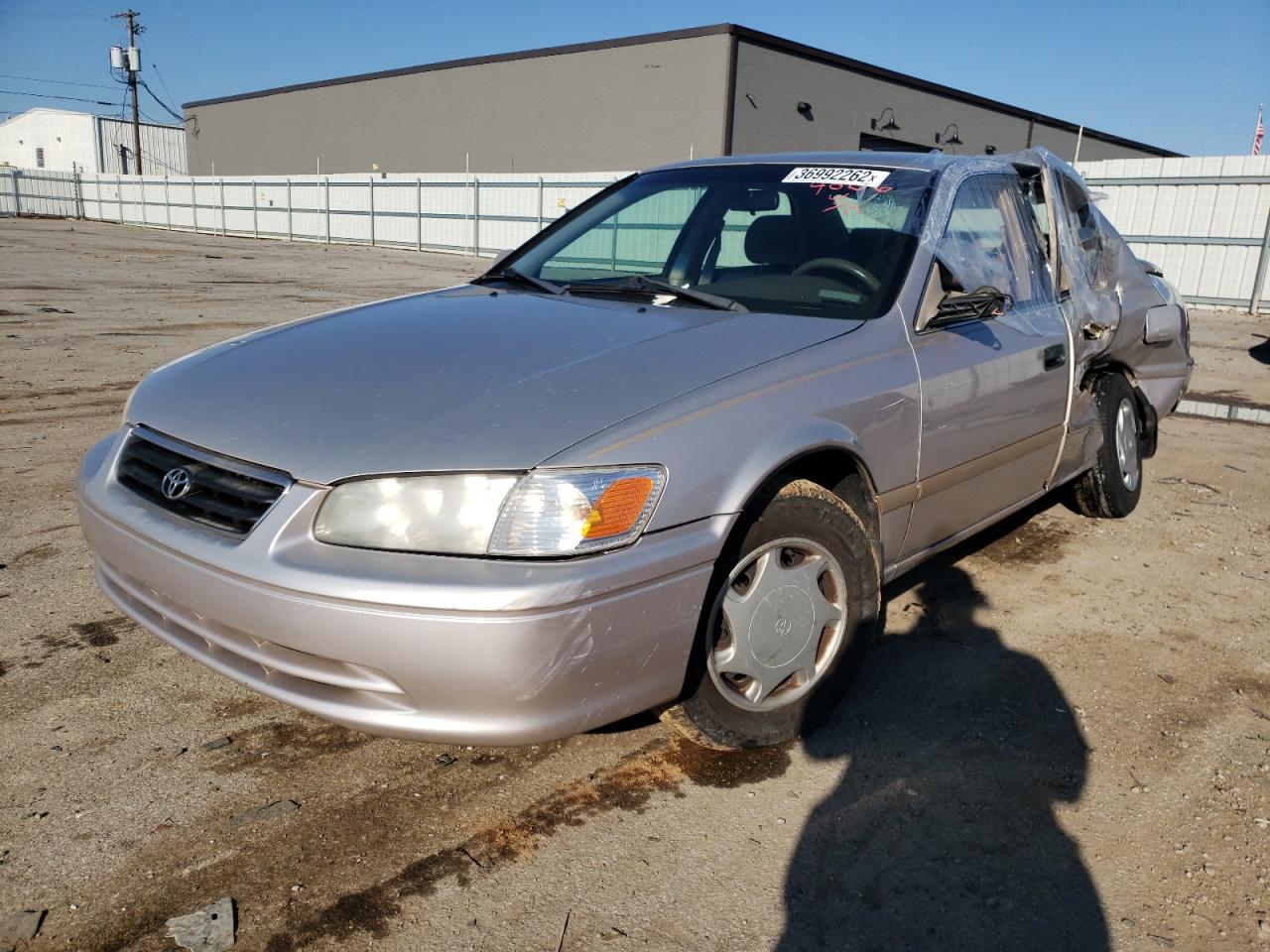 Photo 2 from auction – 2000 TOYOTA CAMRY CE with VIN 4T1BG22K8YU644005