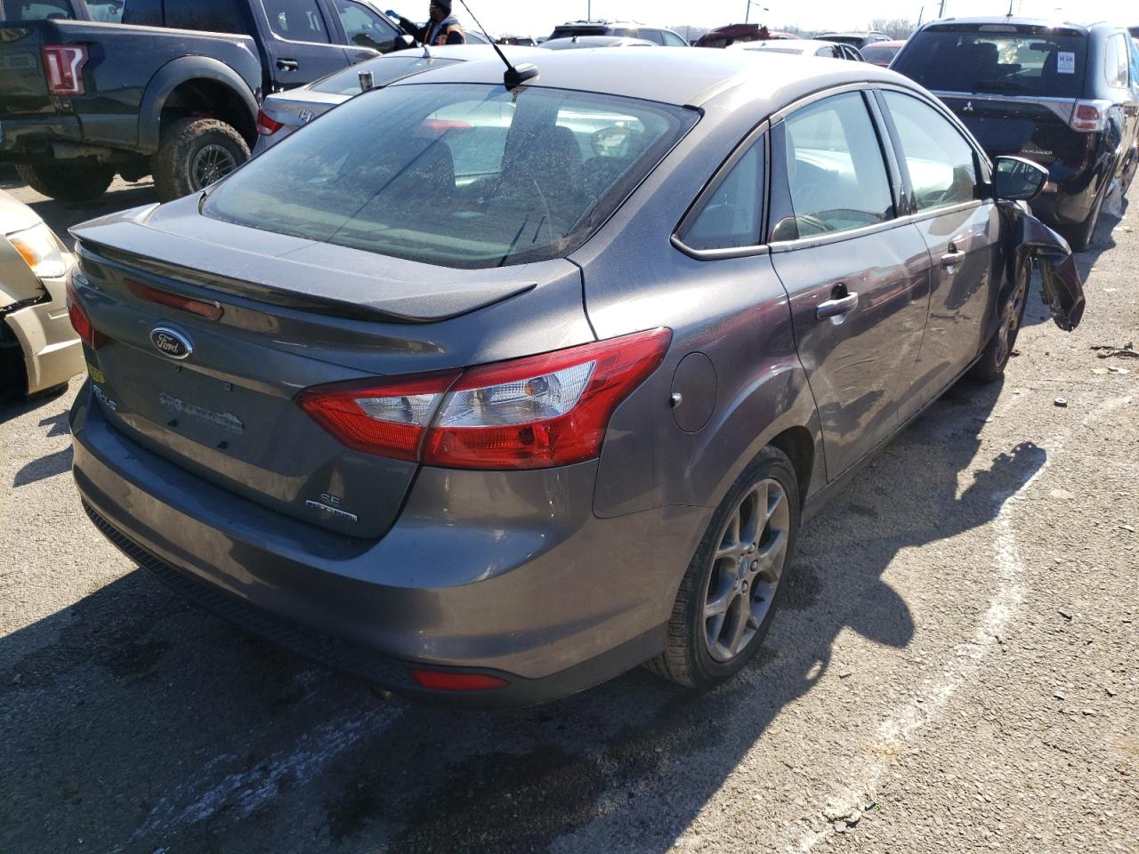 Photo 4 from auction – 2013 FORD FOCUS SE with VIN 1FADP3F24DL242520
