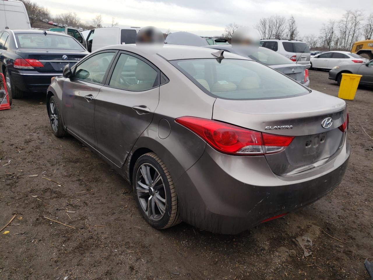 Photo 3 from auction – 2011 HYUNDAI ELANTRA GL with VIN 5NPDH4AE0BH075833