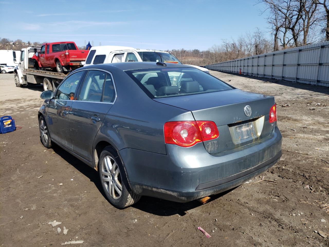 Photo 3 from auction – 2006 VOLKSWAGEN JETTA 2.5 with VIN 3VWSF71K26M755976
