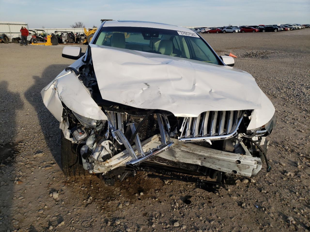 Photo 9 from auction – 2010 LINCOLN MKS with VIN 1LNHL9DR8AG615150